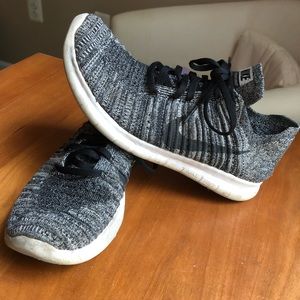 Nike Free Run Fly Knit sneakers -Size 7.5 - GRAY